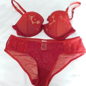 Calvin Klein red rose lace bra & Panty set 34D M